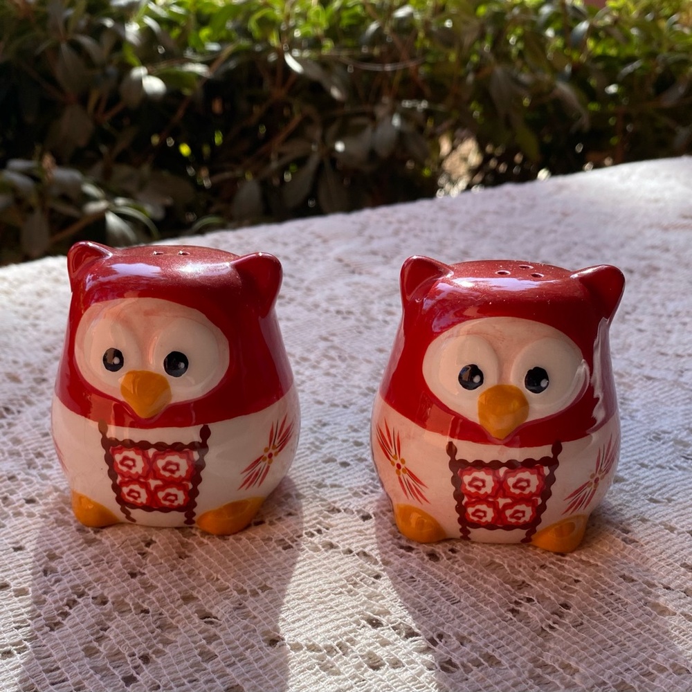 Temp-Tations Red and White Owl Serveware Set